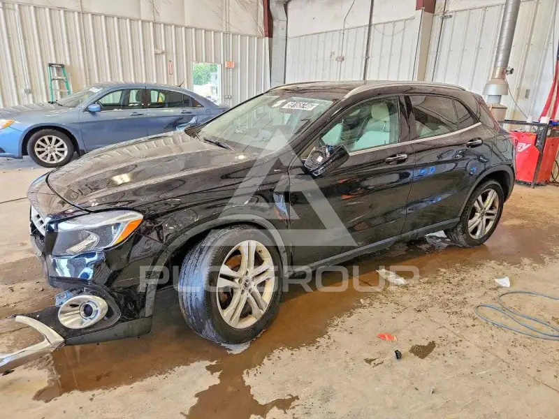 2018 Mercedes Benz GLA-Class фото
