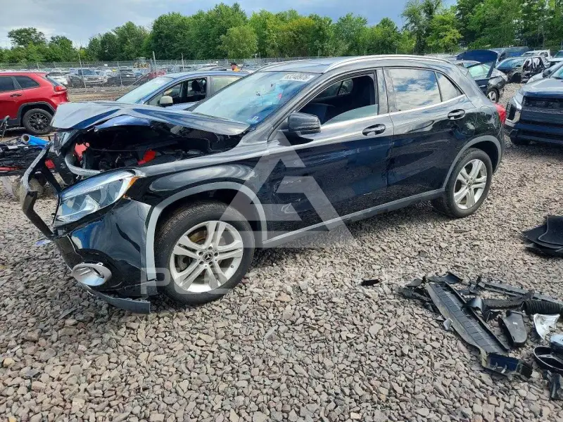 2018 Mercedes Benz GLA-Class фото