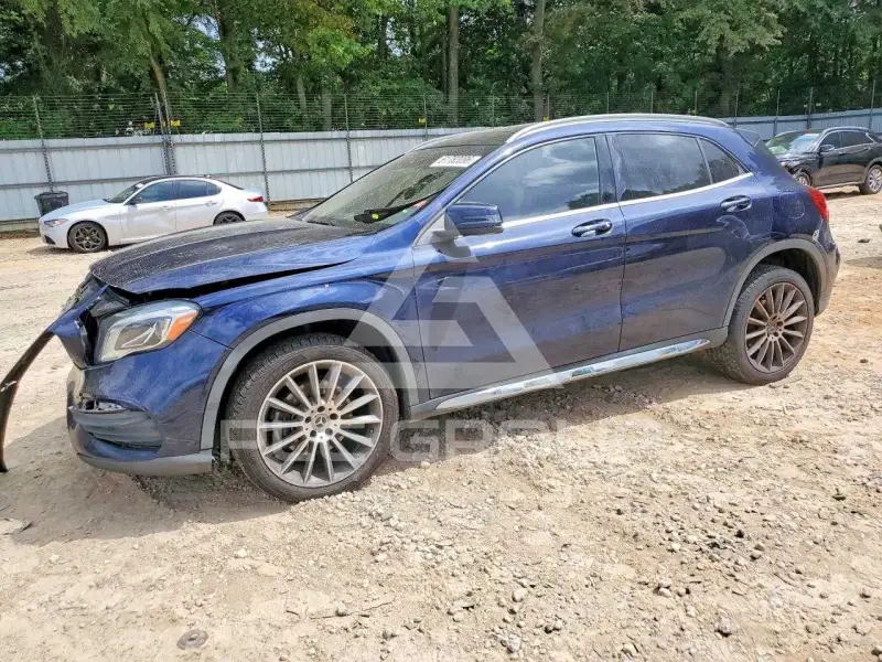 2018 Mercedes Benz GLA-Class photo