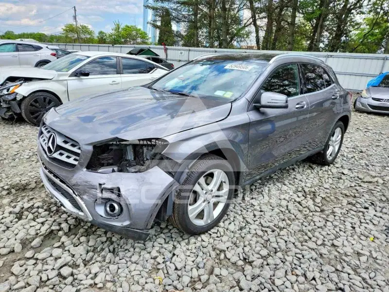 2018 Mercedes Benz GLA-Class photo