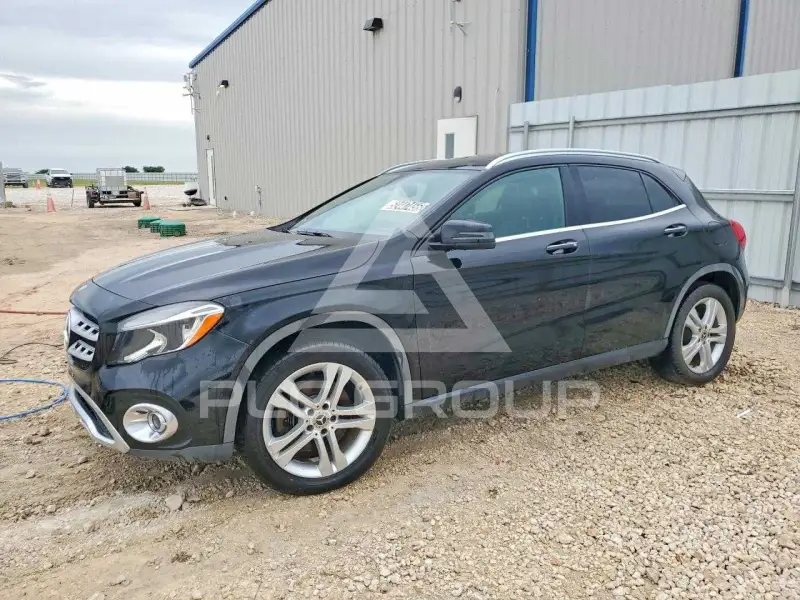 2018 Mercedes Benz GLA-Class фото