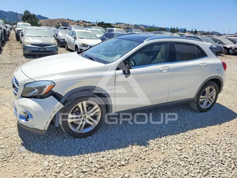 2018 Mercedes Benz GLA-Class фото