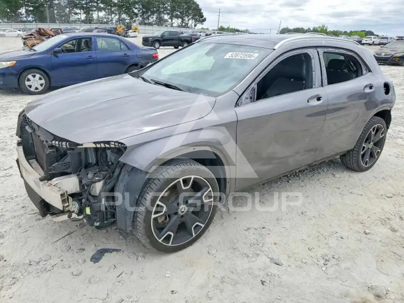 2018 Mercedes Benz GLA-Class фото