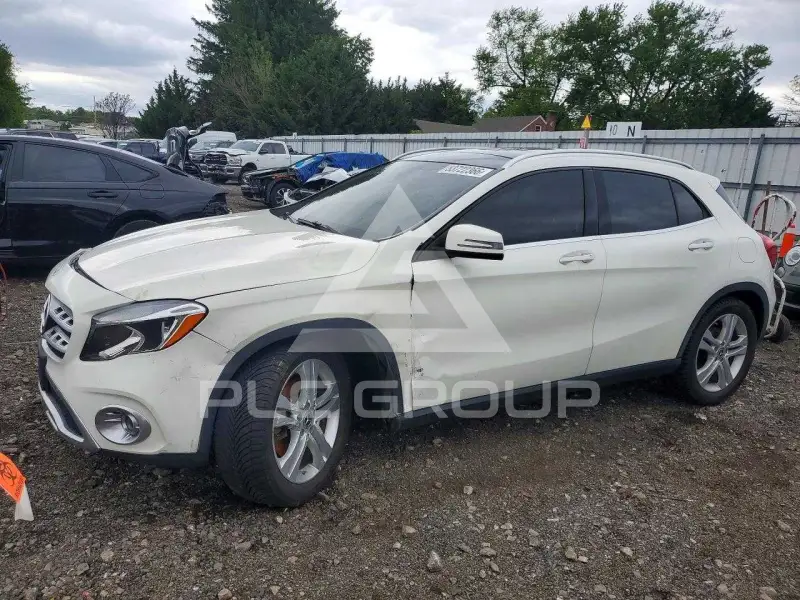 2018 Mercedes Benz GLA-Class photo