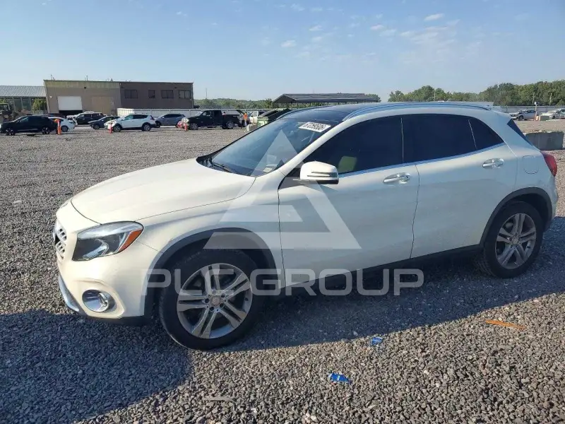2018 Mercedes Benz GLA-Class фото