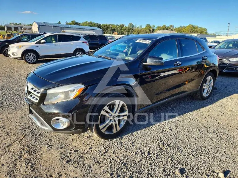 2018 Mercedes Benz GLA-Class photo