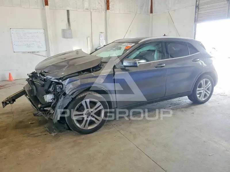 2018 Mercedes Benz GLA-Class фото