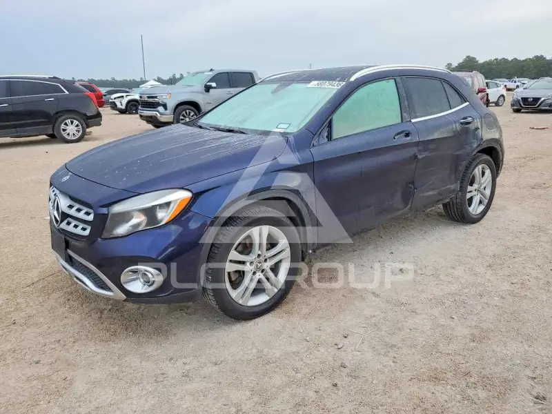 2018 Mercedes Benz GLA-Class photo
