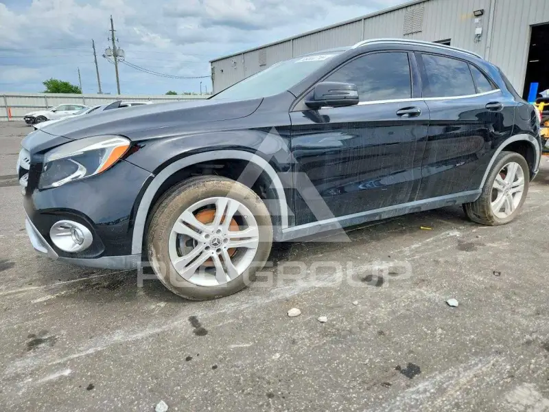 2018 Mercedes Benz GLA-Class фото