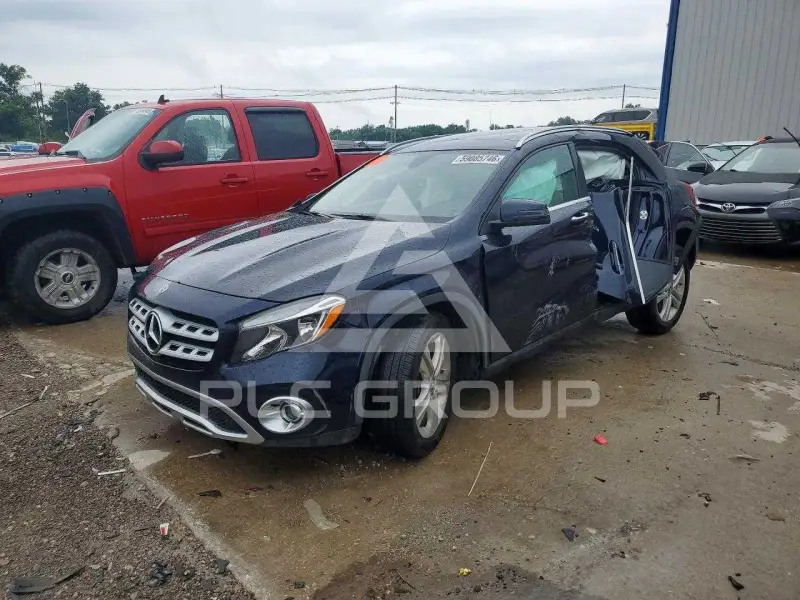 2018 Mercedes Benz GLA-Class фото