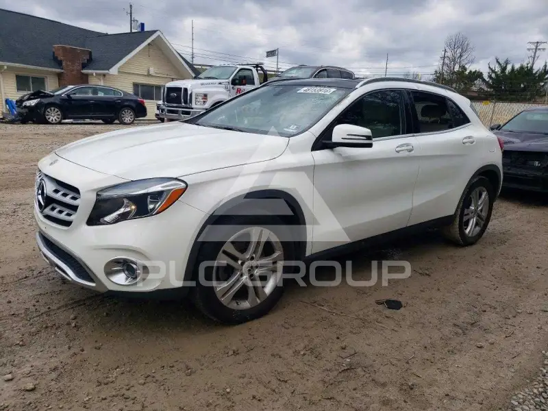 2018 Mercedes Benz GLA-Class фото