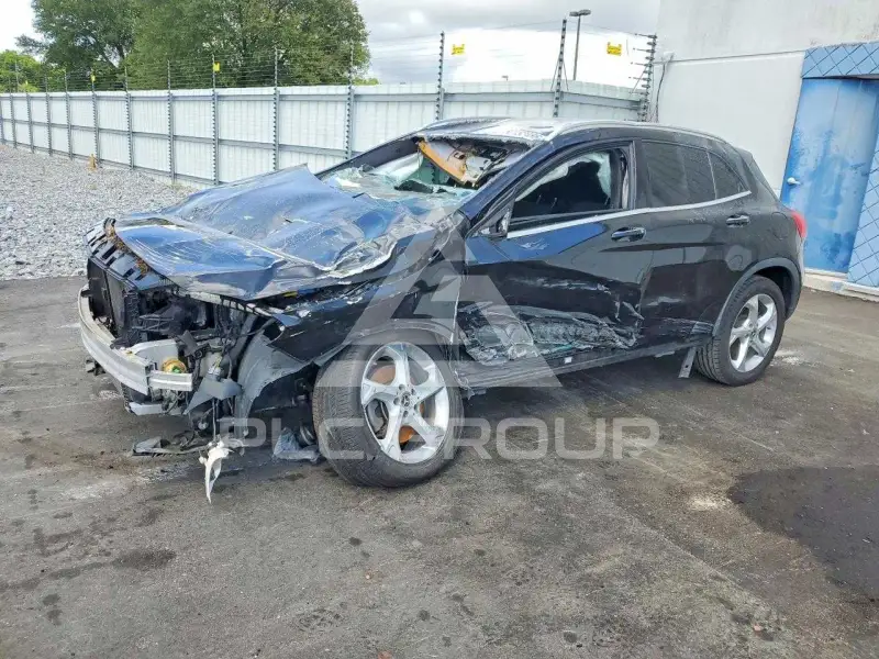 2018 Mercedes Benz GLA-Class фото