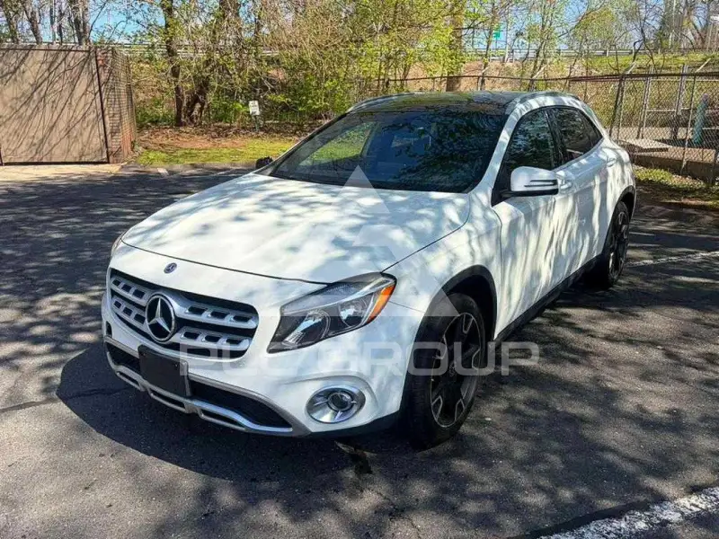 2018 Mercedes Benz GLA-Class фото
