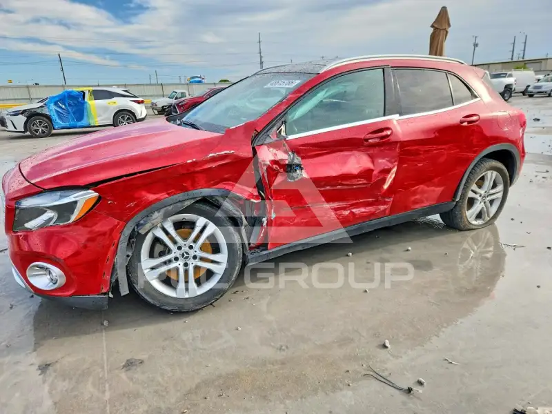2018 Mercedes Benz GLA-Class фото