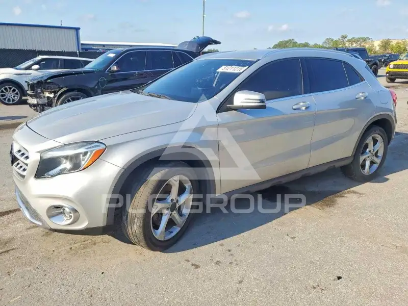 2018 Mercedes Benz GLA-Class фото
