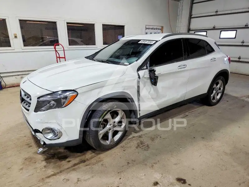 2018 Mercedes Benz GLA-Class фото