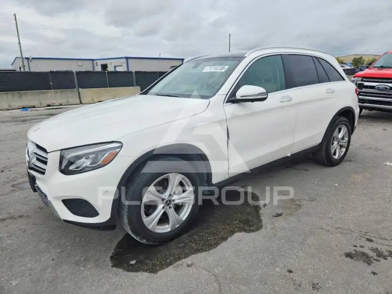 2018 Mercedes Benz GLC-Class фото