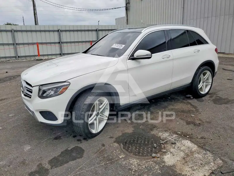 2018 Mercedes Benz GLC-Class фото