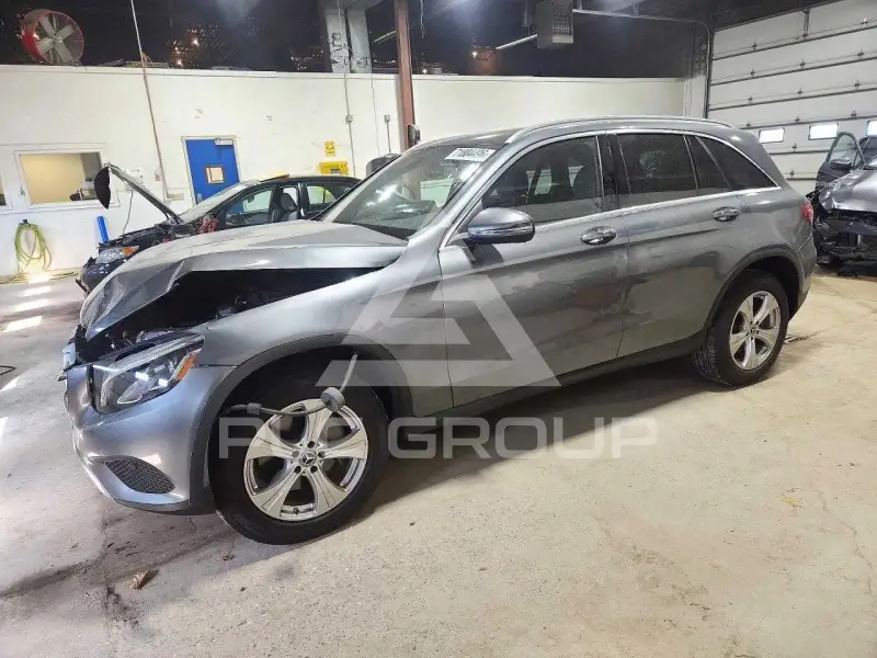 2018 Mercedes Benz GLC-Class фото