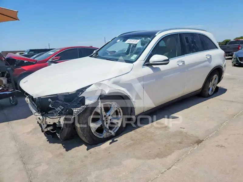 2018 Mercedes Benz GLC-Class фото