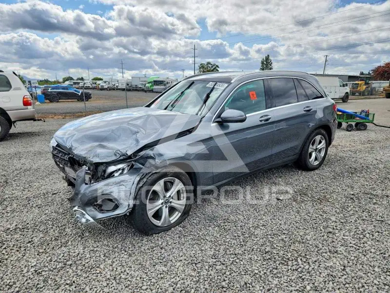 2018 Mercedes Benz GLC-Class фото