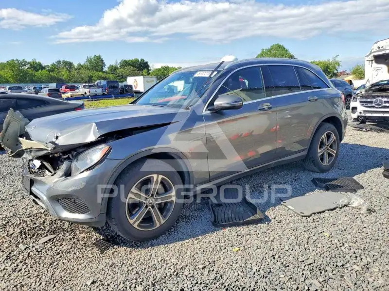 2018 Mercedes Benz GLC-Class фото