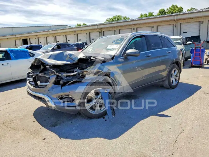 2018 Mercedes Benz GLC-Class фото