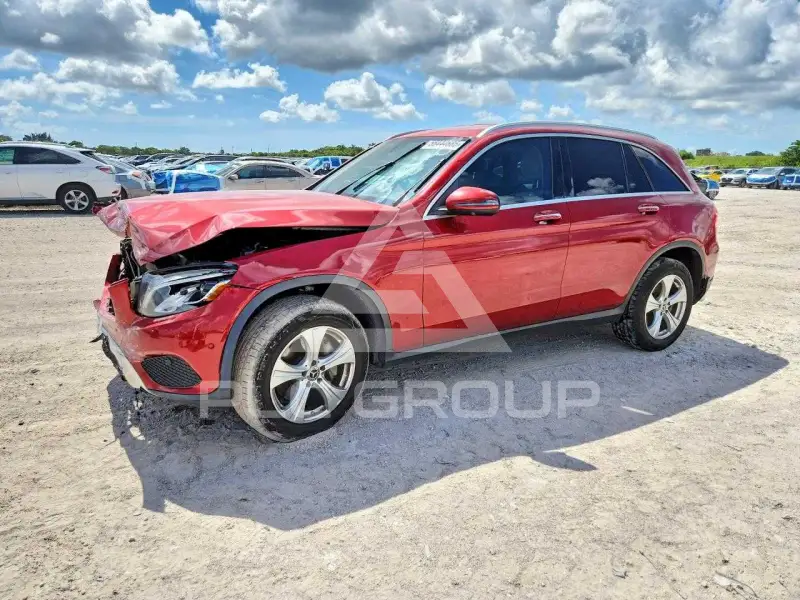 2018 Mercedes Benz GLC-Class фото