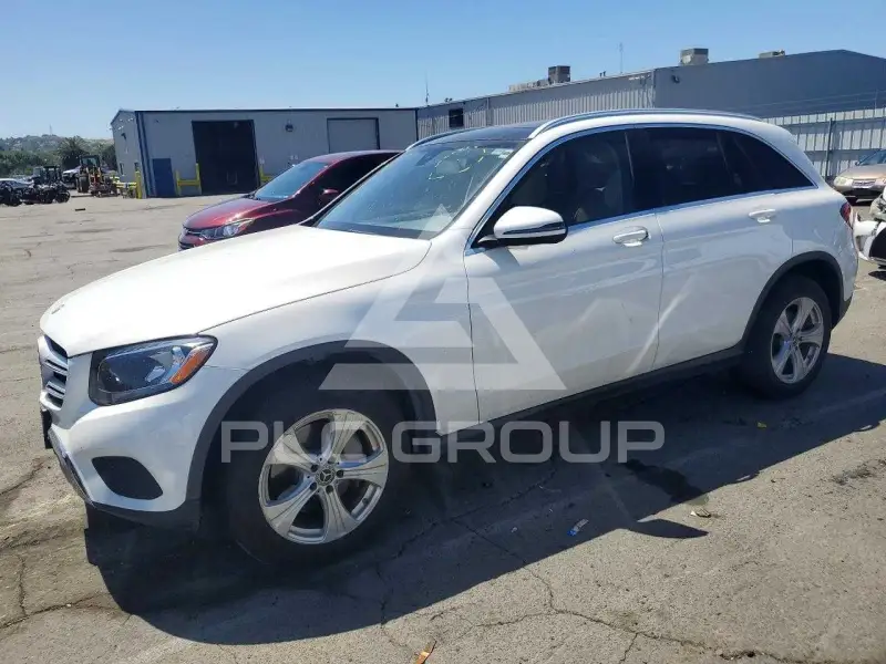 2018 Mercedes Benz GLC-Class фото