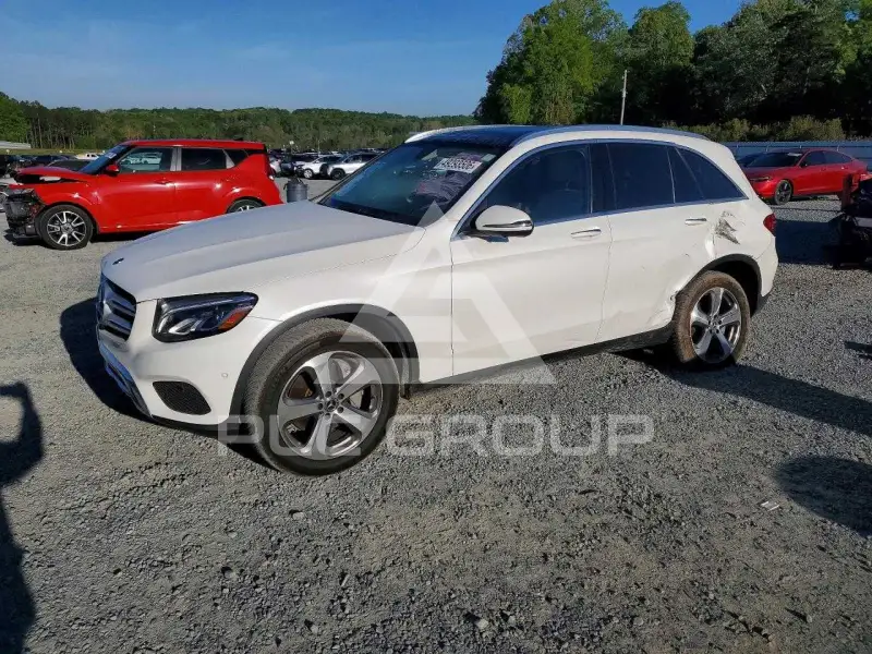2018 Mercedes Benz GLC-Class фото