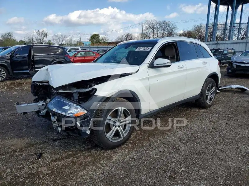 2018 Mercedes Benz GLC-Class фото