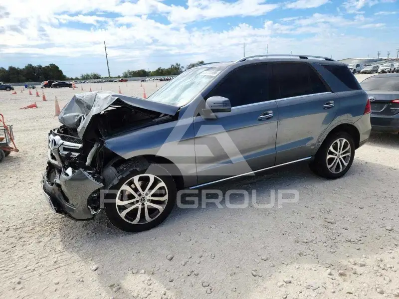 2018 Mercedes Benz GLE-Class фото