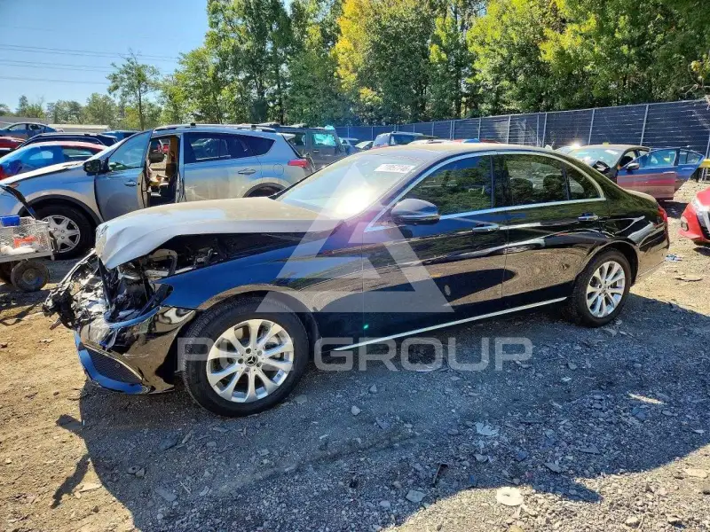 2018 Mercedes Benz E 300 photo