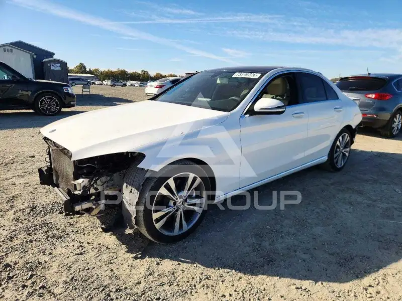 2018 Mercedes Benz C-Class фото