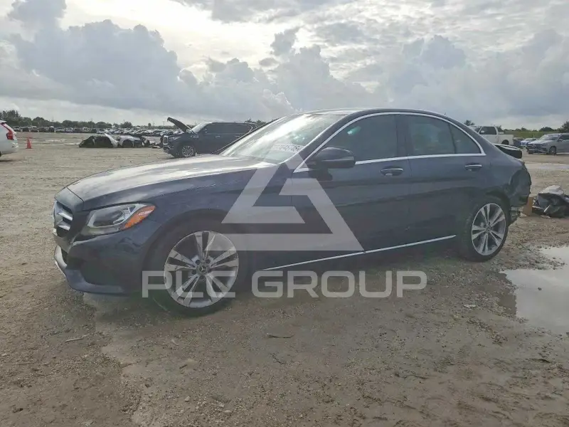 2018 Mercedes Benz C-Class фото