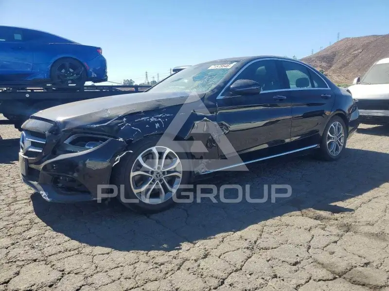 2018 Mercedes Benz C-Class фото