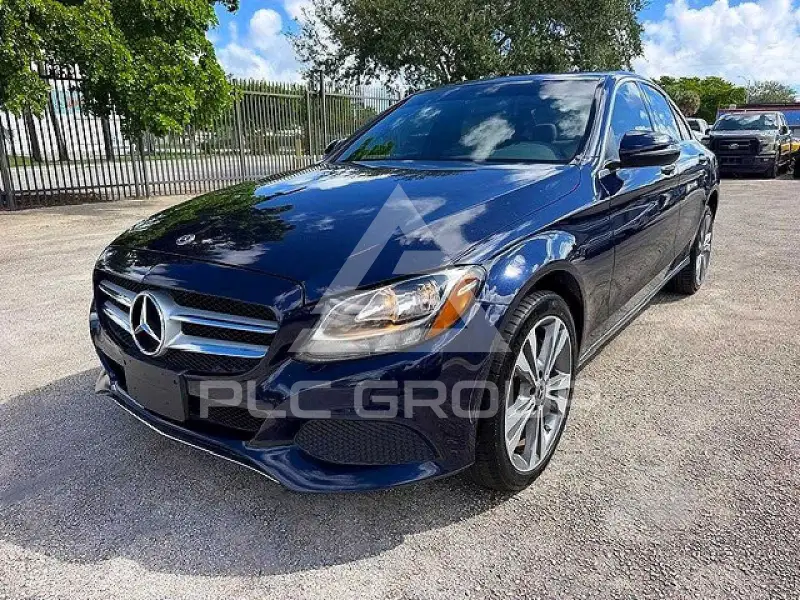 2018 Mercedes Benz C-Class photo