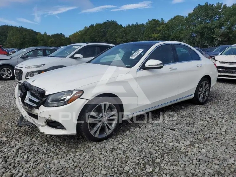 2018 Mercedes Benz C-Class photo