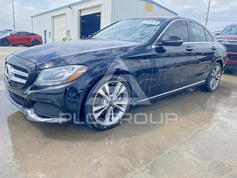 2018 Mercedes Benz C-Class photo