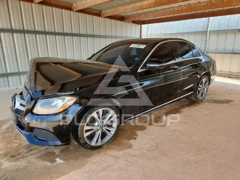 2018 Mercedes Benz C-Class photo