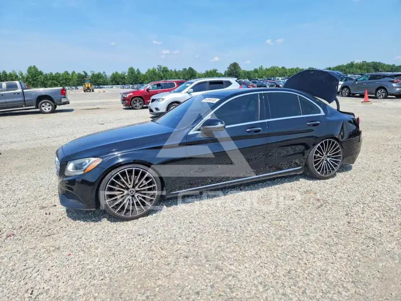 2018 Mercedes Benz C-Class фото