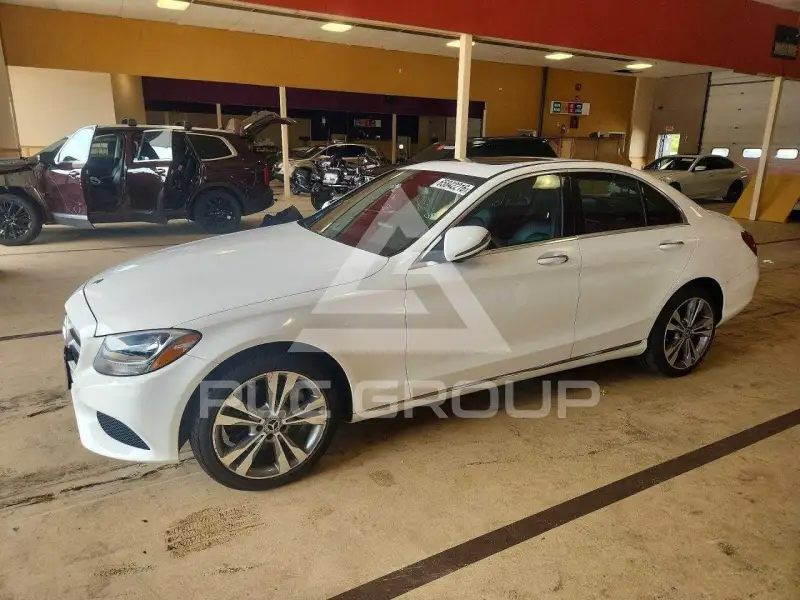 2018 Mercedes Benz C-Class фото