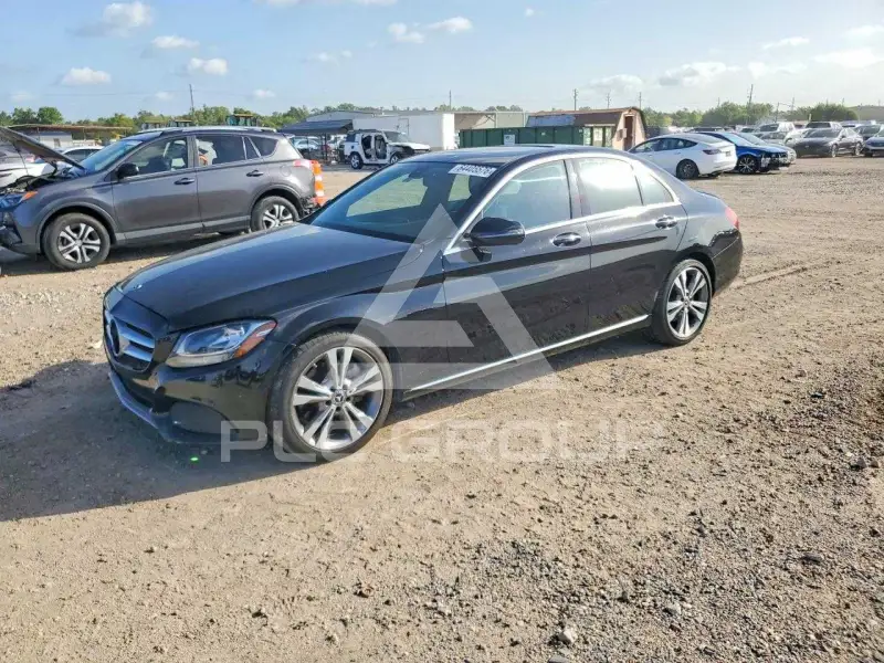 2018 Mercedes Benz C-Class photo