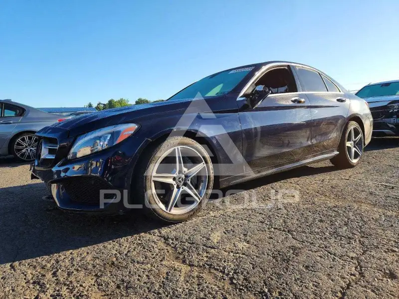 2018 Mercedes Benz C-Class фото