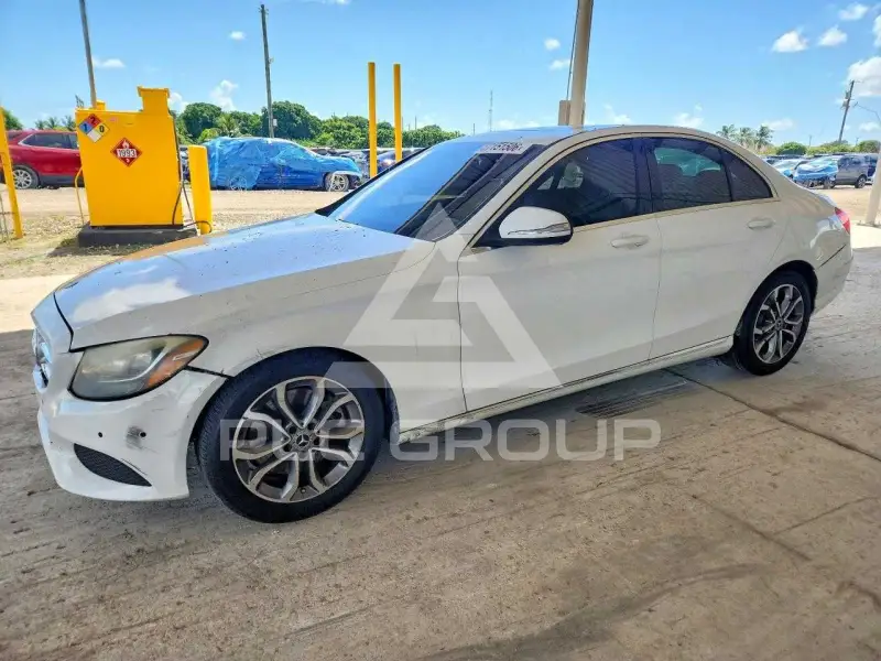 2018 Mercedes Benz C-Class photo