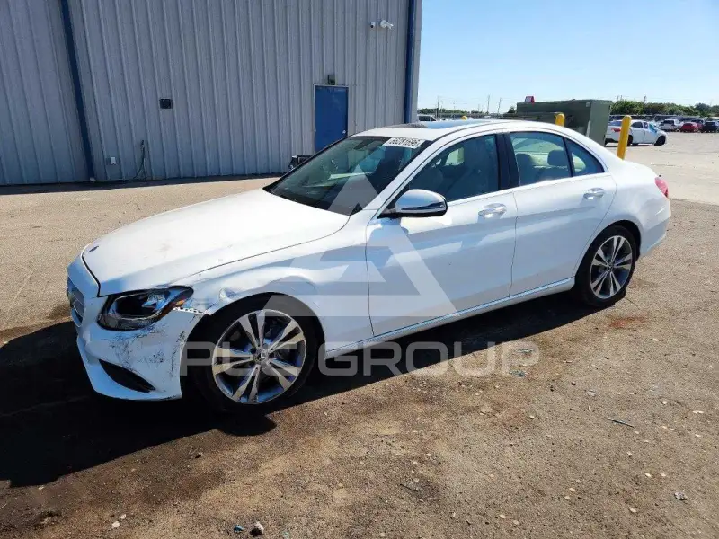 2018 Mercedes Benz C-Class photo
