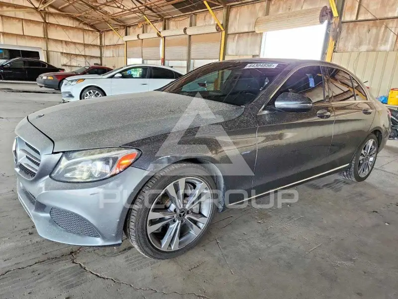 2018 Mercedes Benz C-Class photo