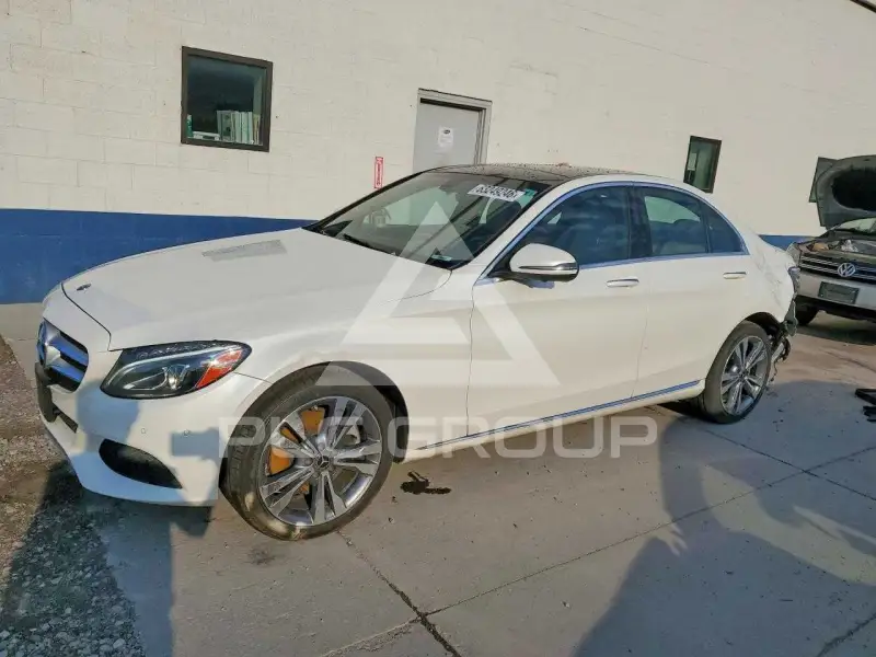 2018 Mercedes Benz C-Class фото