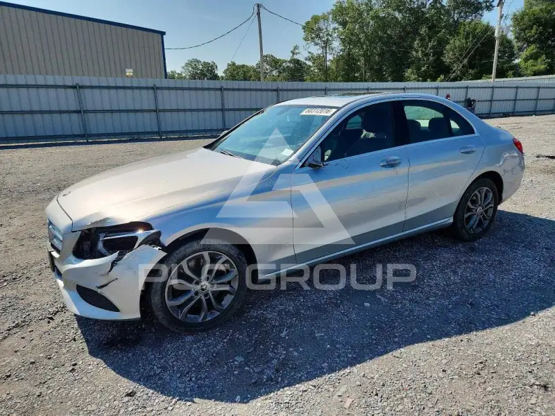 2018 Mercedes Benz C-Class фото