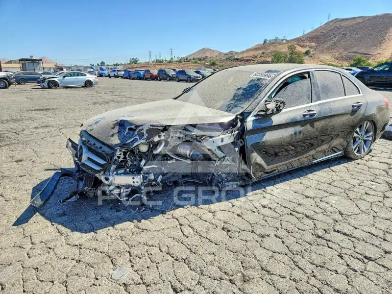 2018 Mercedes Benz C-Class photo